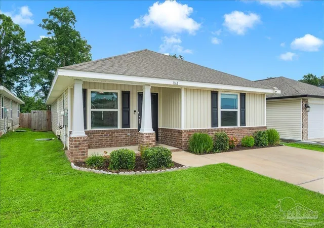 Photo 2 of Single family home for sale at 7162 Sonny Dr, Pensacola, FL 32504 | MLS# 688651 | Listing updated on 2026-09-08