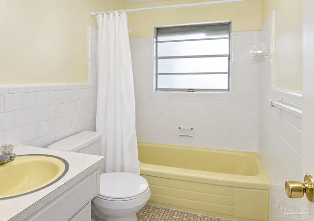 Photo 4 of Single family home for sale at 7151 Mcadam Ct, Pensacola, FL 32504 | MLS# 688887 | Listing updated on 2026-10-20