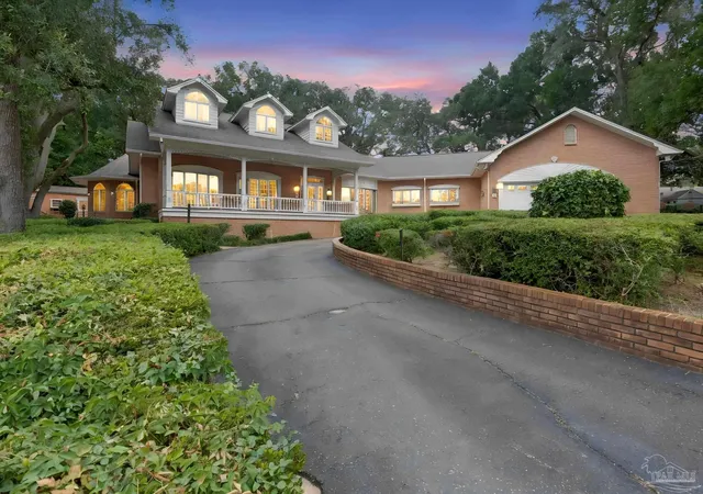 Photo 1 of Single family home for sale at 5 Mustin Pl, Pensacola, FL 32506 | MLS# 688573 | Listing updated on 2026-09-04