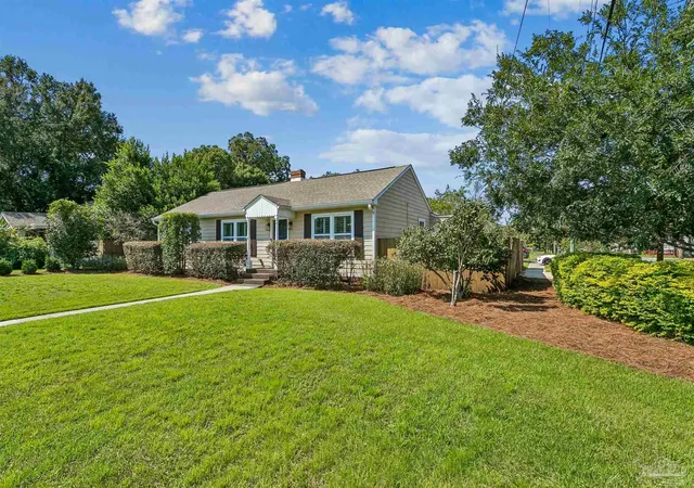 Photo 3 of Single family home for sale at 2121 N 12th Avenue, Pensacola, FL 32503 | MLS# 689338 | Listing updated on 2026-09-22