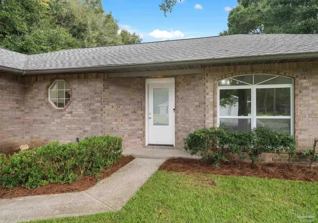 Photo 3 of Sale Pending at 7448 Rustling Pines Dr, Milton, FL 32583 | MLS# 689549 | Listing updated on 2026-10-05