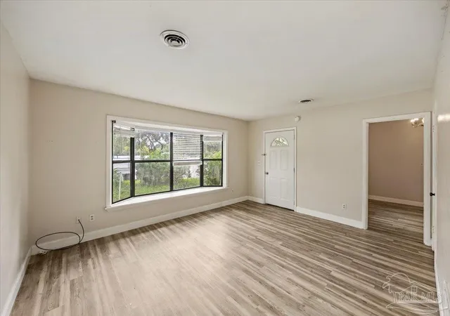 Photo 4 of Single family home for sale at 223 Holmes Blvd, Fort Walton Beach, FL 32548 | MLS# 689992 | Listing updated on 2026-10-12
