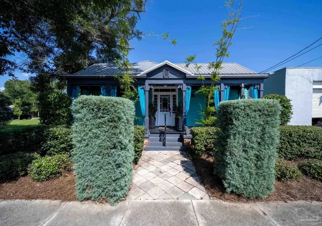 Photo 2 of Single family home for sale at 312 N Davis Hwy, Pensacola, FL 32501 | MLS# 688855 | Listing updated on 2026-10-19
