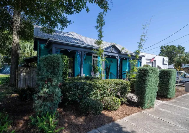 Photo 3 of Single family home for sale at 312 N Davis Hwy, Pensacola, FL 32501 | MLS# 688855 | Listing updated on 2026-10-19