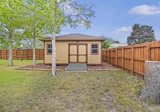 Photo 5 of Single family home for sale at 2512 Jibe Dr, Pensacola, FL 32507 | MLS# 688845 | Listing updated on 2026-09-11