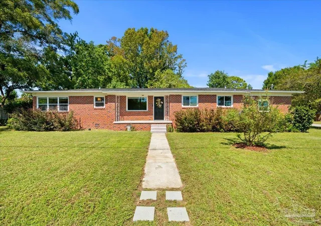 Photo 4 of Single family home for sale at 1370 E 34th Street, Pensacola, FL 32503 | MLS# 689677 | Listing updated on 2026-10-05