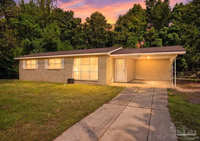Photo 2 of Single family home for sale at 3650 Wellington Rd, Pensacola, FL 32504 | MLS# 689490 | Listing updated on 2026-10-22