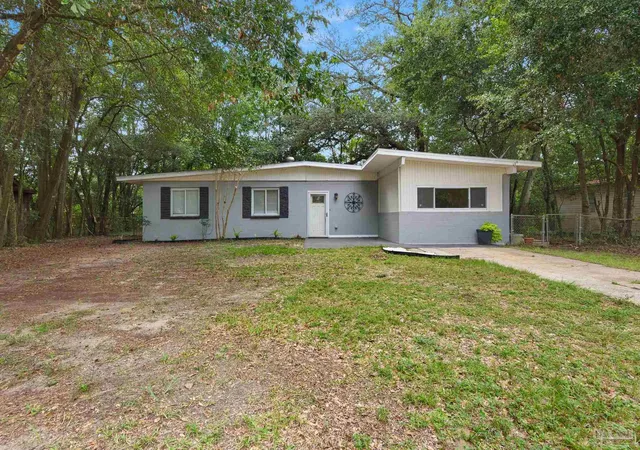 Photo 1 of Sale Pending at 4525 Versailles Dr, Pensacola, FL 32505 | MLS# 689121 | Listing updated on 2026-10-19
