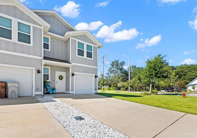 Photo 3 of Townhouse for sale at 5667 Sandy Walk St, Gulf Breeze, FL 32563 | MLS# 688370 | Listing updated on 2026-09-16