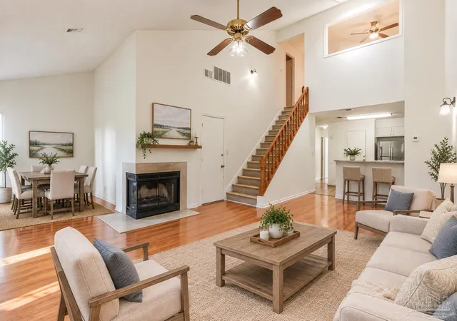 Listing Photo 4 - Condo for sale in building located at 5001 Grande Dr, Pensacola, FL 32504 - Unit #122