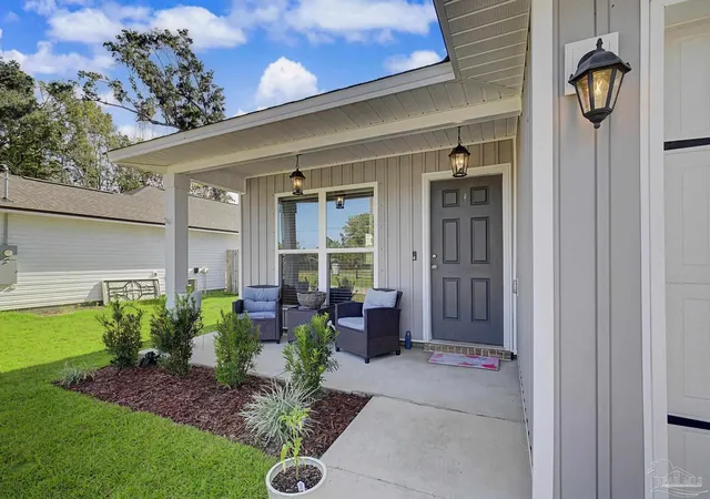 Photo 2 of Single family home for sale at 4042 Floridatown Rd, Milton, FL 32571 | MLS# 688722 | Listing updated on 2026-09-11