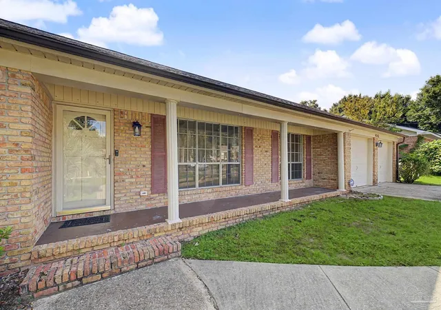 Photo 2 of Single family home for sale at 6342 Confederate Dr, Pensacola, FL 32503 | MLS# 688776 | Listing updated on 2026-09-13