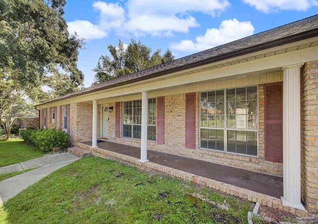 Photo 3 of Single family home for sale at 6342 Confederate Dr, Pensacola, FL 32503 | MLS# 688776 | Listing updated on 2026-09-13