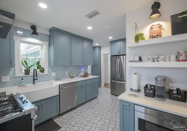 Photo 3 of Sale Pending at 1901 E Yonge St, Pensacola, FL 32503 | MLS# 688454 | Listing updated on 2026-10-05