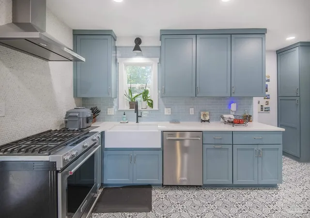 Photo 3 of Sale Pending at 1901 E Yonge St, Pensacola, FL 32503 | MLS# 688454 | Listing updated on 2026-10-05