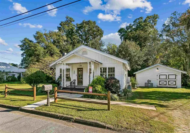 Photo 1 of Single family home for sale at 6669 Ravine St, Milton, FL 32570 | MLS# 689726 | Listing updated on 2026-10-05