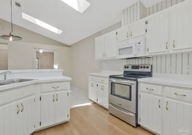 Photo 3 of Sale Pending at 4328 Montage Dr, Pensacola, FL 32504 | MLS# 689149 | Listing updated on 2026-10-23
