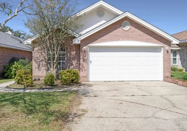 Photo 4 of Sale Pending at 4328 Montage Dr, Pensacola, FL 32504 | MLS# 689149 | Listing updated on 2026-10-23
