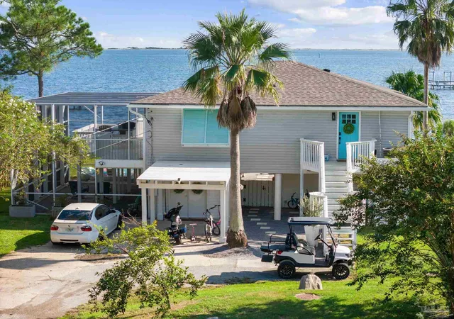 Photo 2 of Single family home for sale at 5469 Soundside Dr, Gulf Breeze, FL 32563 | MLS# 689387 | Listing updated on 2026-09-24