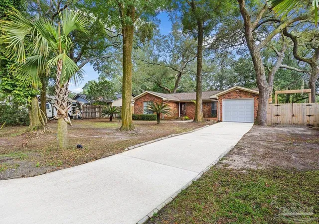 Photo 3 of Single family home for sale at 12881 Lillian Hwy, Pensacola, FL 32506 | MLS# 689591 | Listing updated on 2026-10-05