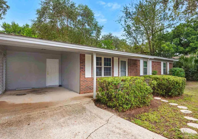 Photo 3 of Single family home for sale at 727 N 77th Avenue, Pensacola, FL 32506 | MLS# 688761 | Listing updated on 2026-09-14