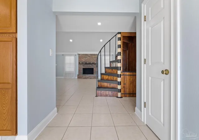 Photo 4 of Single family home for sale at 5620 Ponte Verde Rd, Pensacola, FL 32507 | MLS# 686962 | Listing updated on 2026-10-06
