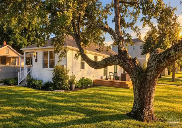 Photo 2 of Single family home for sale at 1501 E Leonard St, Pensacola, FL 32503 | MLS# 689740 | Listing updated on 2026-10-01