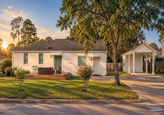 Photo 3 of Single family home for sale at 1501 E Leonard St, Pensacola, FL 32503 | MLS# 689740 | Listing updated on 2026-10-01