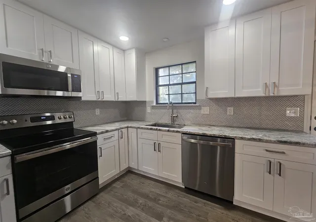 Photo 2 of Single family home for sale at 6154 Forest Pines Dr, Pensacola, FL 32526 | MLS# 688462 | Listing updated on 2026-09-04