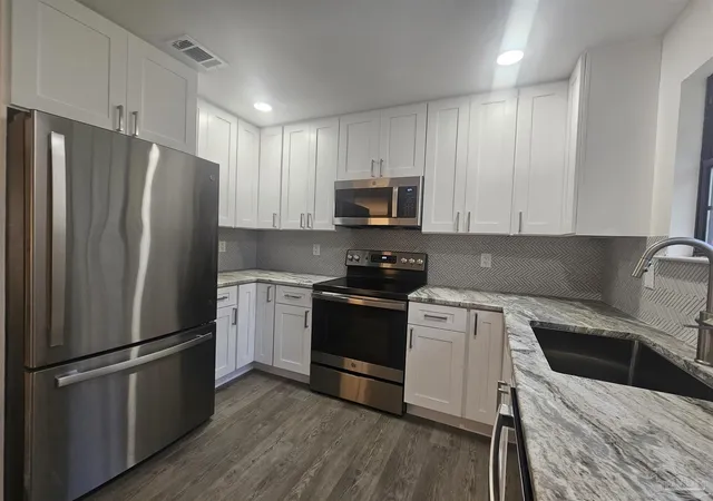 Photo 3 of Single family home for sale at 6154 Forest Pines Dr, Pensacola, FL 32526 | MLS# 688462 | Listing updated on 2026-10-03