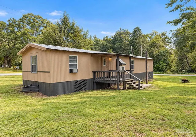 Photo 2 of Manufactured home for sale at 4918 Legend Crk Ln, Milton, FL 32571 | MLS# 689382 | Listing updated on 2026-09-23