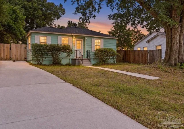 Photo 1 of Single family home for sale at 220 Willow St, Pensacola, FL 32506 | MLS# 690009 | Listing updated on 2026-10-21