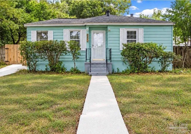 Photo 2 of Single family home for sale at 220 Willow St, Pensacola, FL 32506 | MLS# 690009 | Listing updated on 2026-10-21