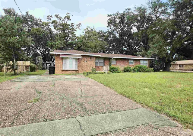 Photo 2 of Single family home for sale at 1230 E Leonard St, Pensacola, FL 32503 | MLS# 690011 | Listing updated on 2026-10-07
