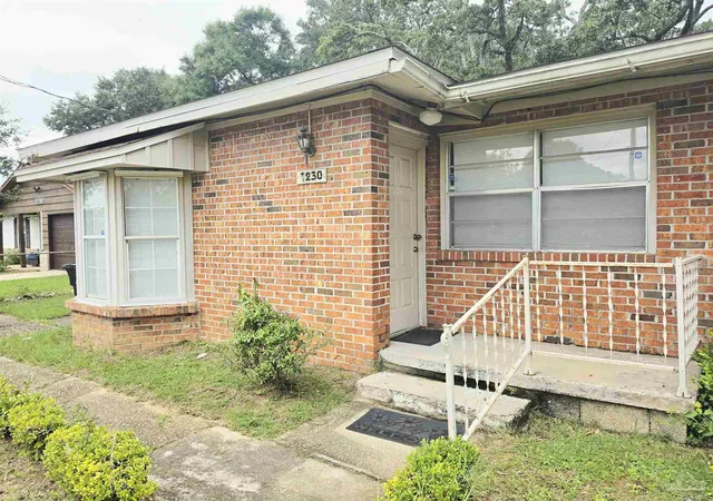 Photo 3 of Single family home for sale at 1230 E Leonard St, Pensacola, FL 32503 | MLS# 690011 | Listing updated on 2026-10-07