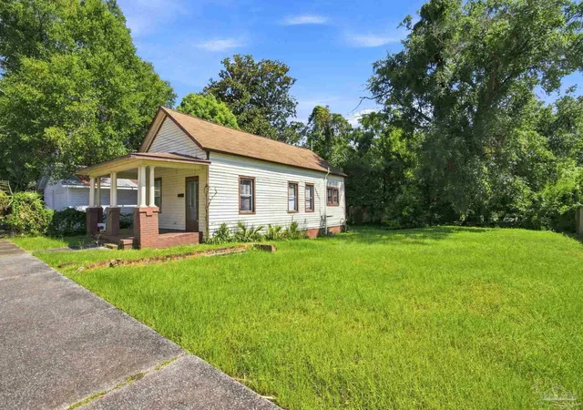 Photo 2 of Single family home for sale at 309 W La Rua St, Pensacola, FL 32501 | MLS# 689114 | Listing updated on 2026-09-21