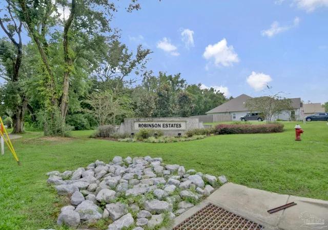 Photo 2 of Single family home for sale at 3929 Amble Way, Milton, FL 32571 | MLS# 689185 | Listing updated on 2026-09-24