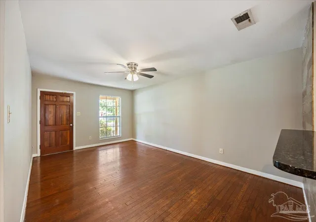 Photo 3 of Single family home for sale at 101 NE Oregon Dr, Fort Walton Beach, FL 32548 | MLS# 689295 | Listing updated on 2026-09-21