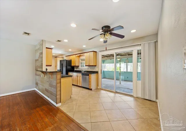 Photo 4 of Single family home for sale at 101 NE Oregon Dr, Fort Walton Beach, FL 32548 | MLS# 689295 | Listing updated on 2026-09-21