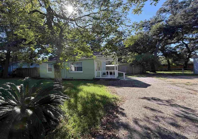 Photo 2 of Single family home for sale at 53 W Carver Dr, Pensacola, FL 32507 | MLS# 689808 | Listing updated on 2026-10-02