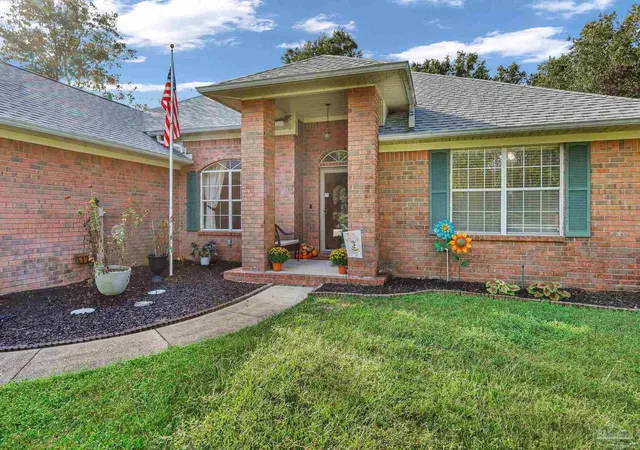 Photo 3 of Single family home for sale at 5615 Whispering Woods Dr, Milton, FL 32571 | MLS# 689297 | Listing updated on 2026-10-15