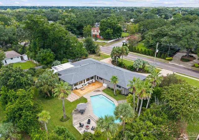 Photo 3 of Single family home for sale at 1401 N A St, Pensacola, FL 32501 | MLS# 687860 | Listing updated on 2026-09-04