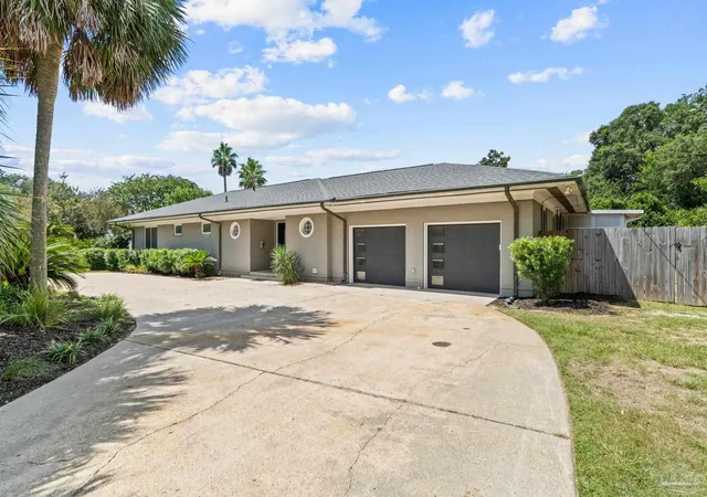 Photo 4 of Single family home for sale at 1401 N A St, Pensacola, FL 32501 | MLS# 687860 | Listing updated on 2026-10-20