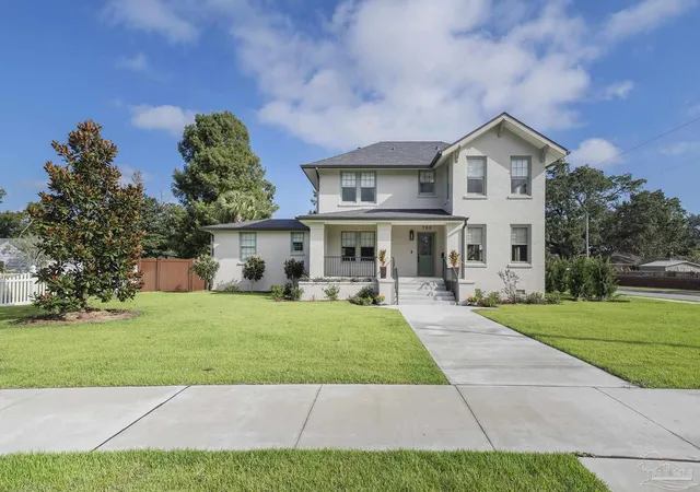 Photo 1 of Single family home for sale at 700 W Moreno St, Pensacola, FL 32501 | MLS# 680125 | Listing updated on 2026-10-17