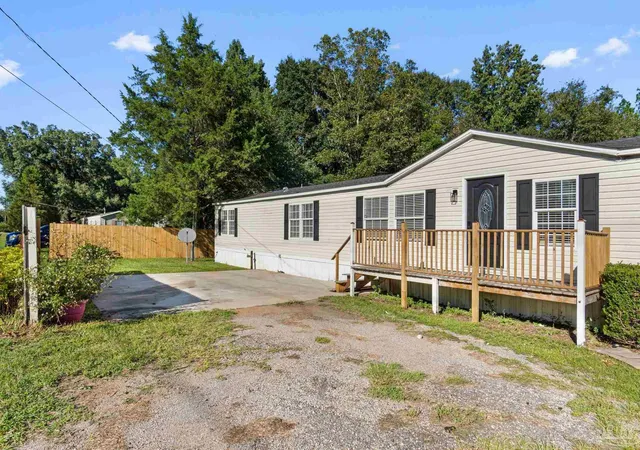 Photo 1 of Manufactured home for sale at 7110 Eastgate Rd, Milton, FL 32570 | MLS# 690027 | Listing updated on 2026-10-07