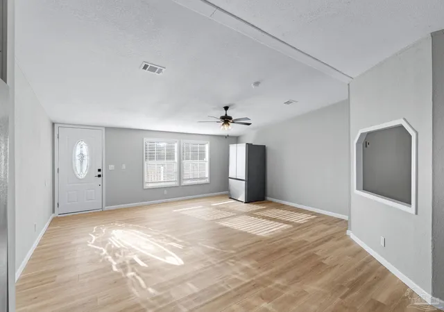 Photo 3 of Manufactured home for sale at 7110 Eastgate Rd, Milton, FL 32570 | MLS# 690027 | Listing updated on 2026-10-07