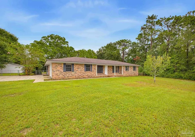 Photo 2 of Single family home for sale at 5560 Twin Crk Cir, Milton, FL 32571 | MLS# 689010 | Listing updated on 2026-09-30