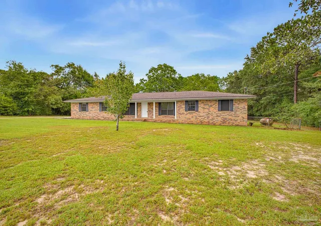 Photo 3 of Single family home for sale at 5560 Twin Crk Cir, Milton, FL 32571 | MLS# 689010 | Listing updated on 2026-09-30