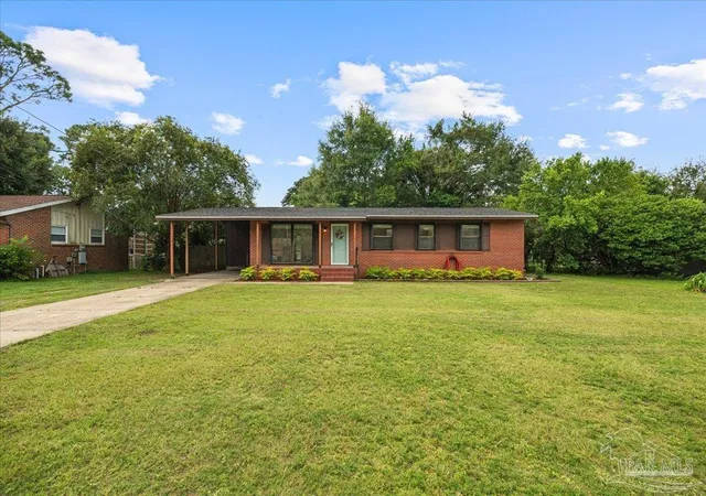 Photo 3 of Single family home for sale at 3709 Whispering Pines Dr, Pensacola, FL 32504 | MLS# 688489 | Listing updated on 2026-10-04