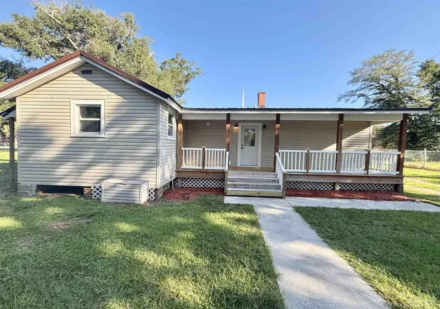 Photo 34 of Single family home for sale at 5911 Lillian Hwy, Pensacola, FL 32506 | MLS# 688373 | Listing updated on 2026-09-09